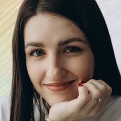 Надія Полховська